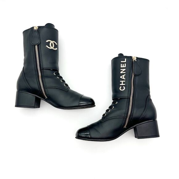 CHANEL 2019 Black Leather Lace Up Combat Boots Size 37 CC Logo Booties Cap Toe - Picture 7 of 12